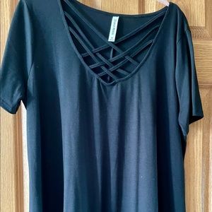 Black 2X Criss Cross Front Tunic